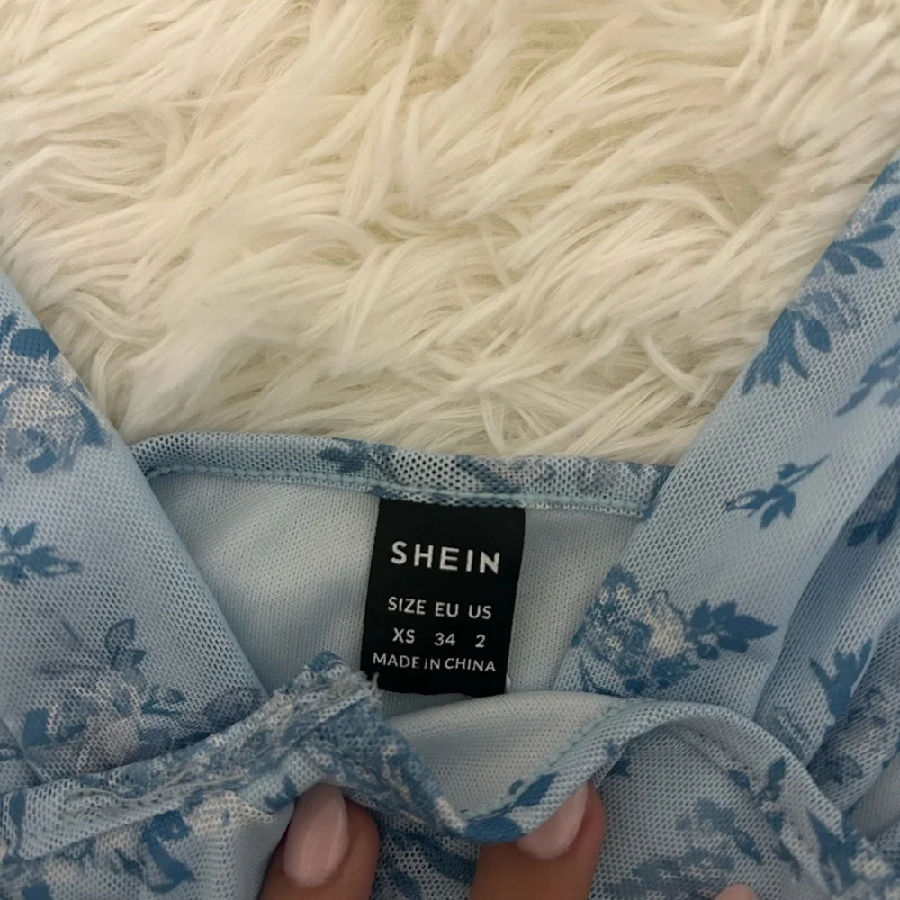 SHEIN top - Picture 2 of 3